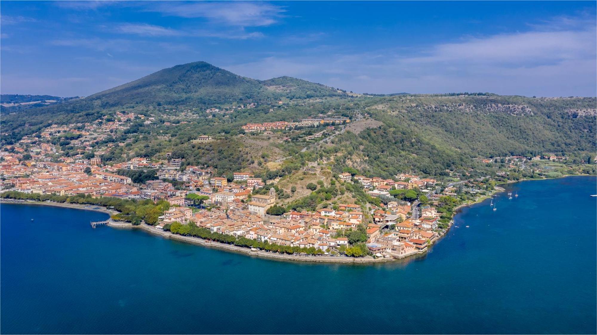 Apt Finestra Sul Castello, Vista Lago Wi-Fi Gratis Bracciano  Exterior photo