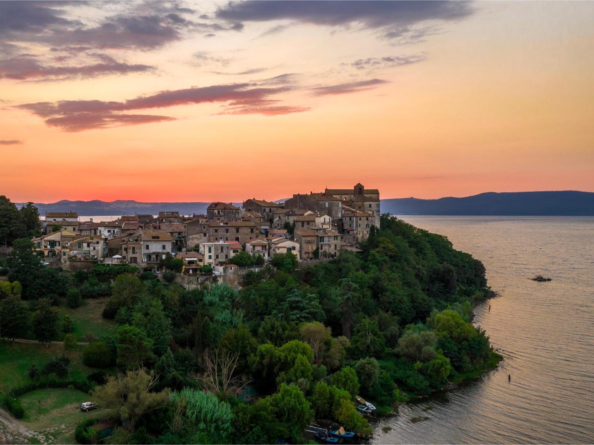 Apt Finestra Sul Castello, Vista Lago Wi-Fi Gratis Bracciano  Exterior photo